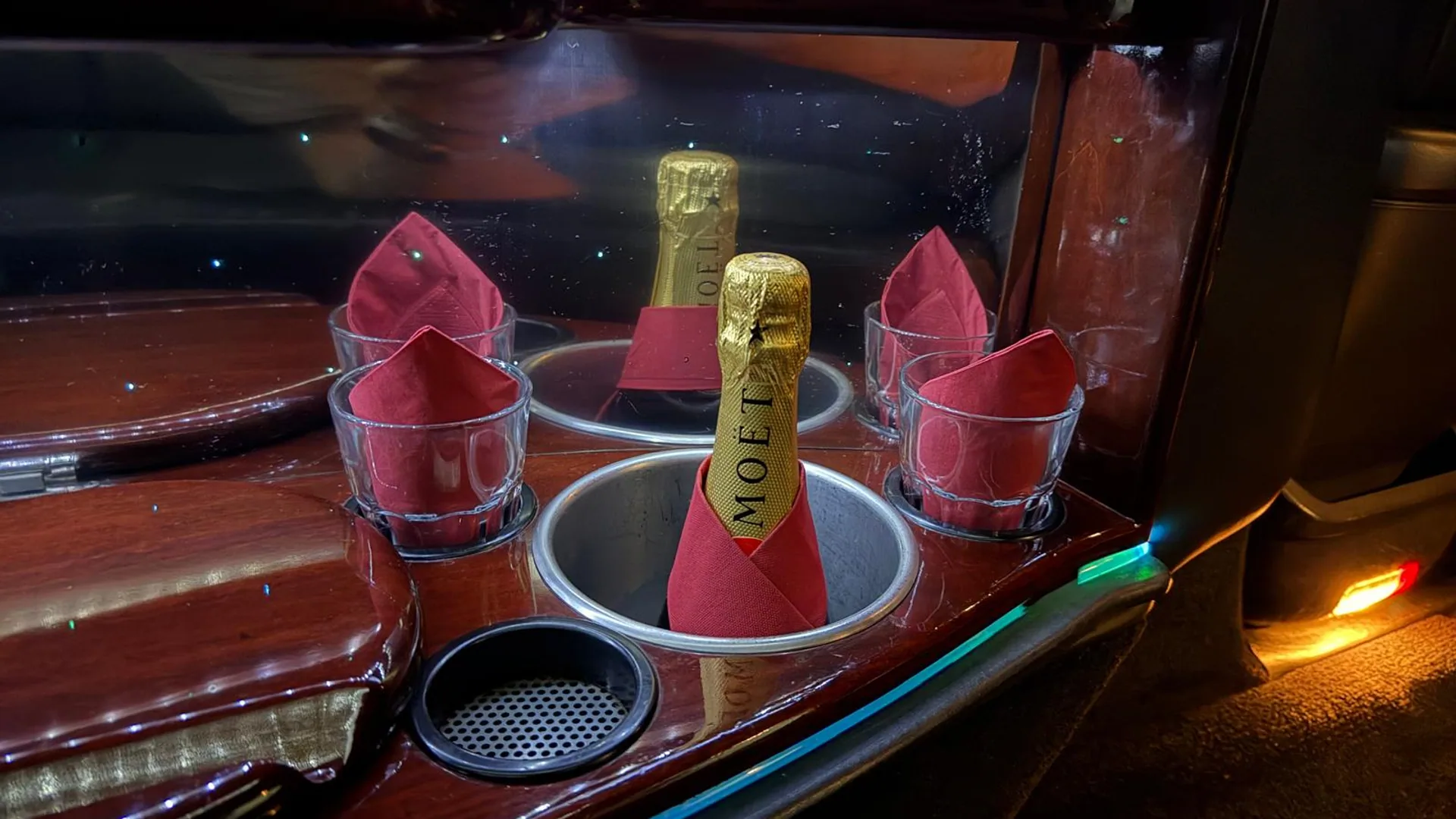 Black Star Sternenhimmel und LED-Lichteffekte im Innenraum